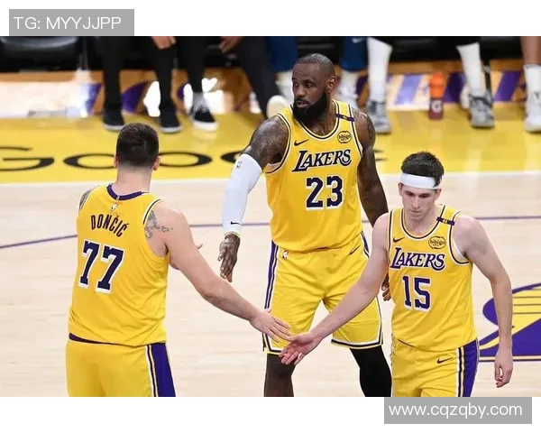 湖人勇士激战11日赛场谁将赢得这场西部对决的荣耀