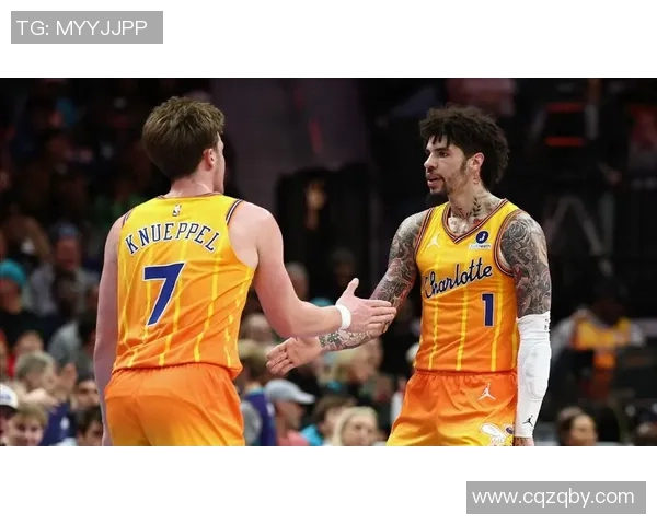 黄蜂与老鹰精彩对决完整版回顾赛场瞬间与精彩时刻分析