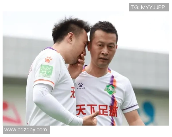 科隆竞技与圣保罗激战正酣争夺胜利的关键时刻解析