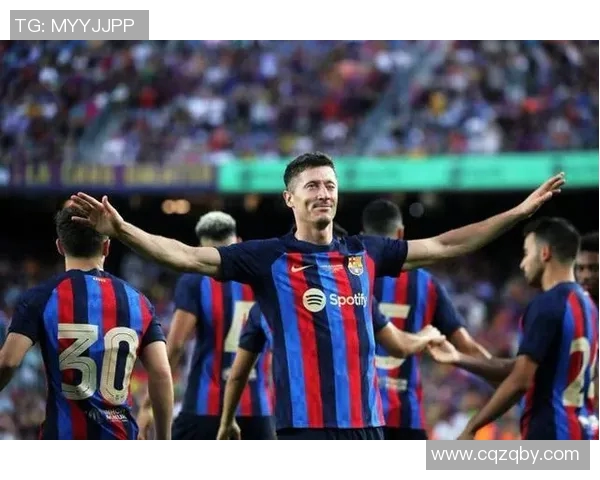 莱万领衔球队冲击新赛季目标球迷期待他的精彩表现与进球记录刷新