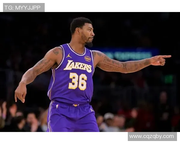 马库斯斯马特的篮球之路与成长历程解析 马库斯斯马特的篮球之路与成长历程解析